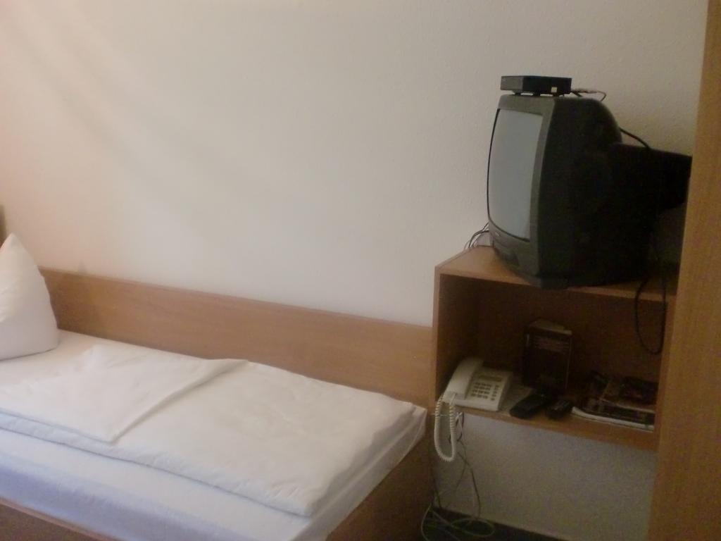 Hotel & Restaurant "Zum Firstenstein" Konigshain الغرفة الصورة