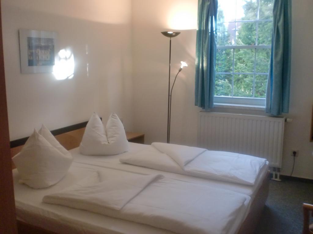 Hotel & Restaurant "Zum Firstenstein" Konigshain المظهر الخارجي الصورة